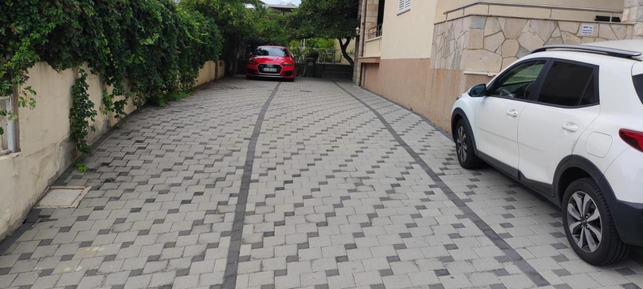 Villa Dm Baška Voda Buitenkant foto