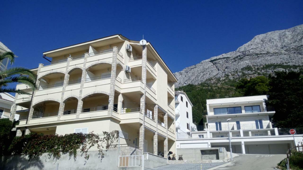 Villa Dm Baška Voda Buitenkant foto